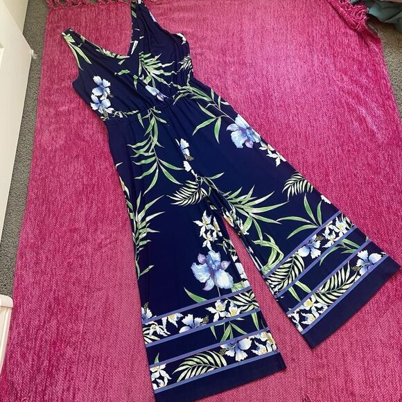 Tommy Bahama Acqua Dei Fiore Wide Leg Jumpsuit Navy Blue Floral Size Medium - Picture 2 of 10